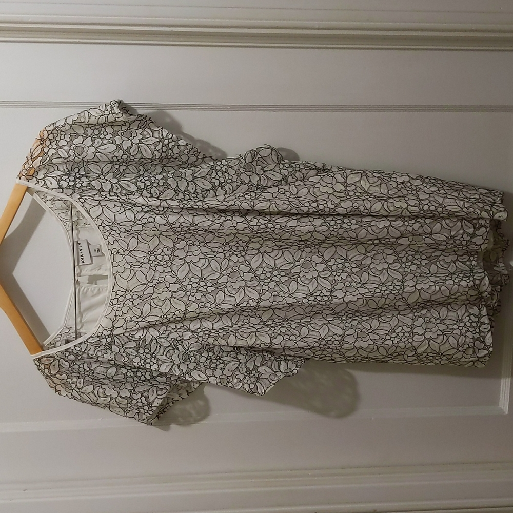 ❇️NWOT❇️ Lace Patterned Flutter Sleeve Blouse - 1X